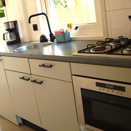 Gezellig Gemoderniseerd Chalet Op De Veluwe Путен Екстериор снимка